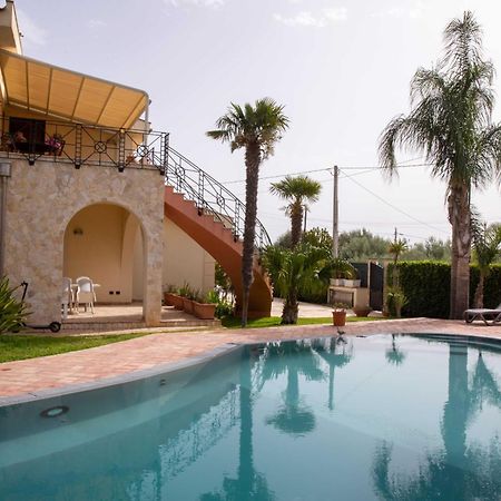 Villa Libeccio Appartment With Shared Swimming Pool, At 200 Meters From The Beach, Solarium And Private Parking Авола Экстерьер фото