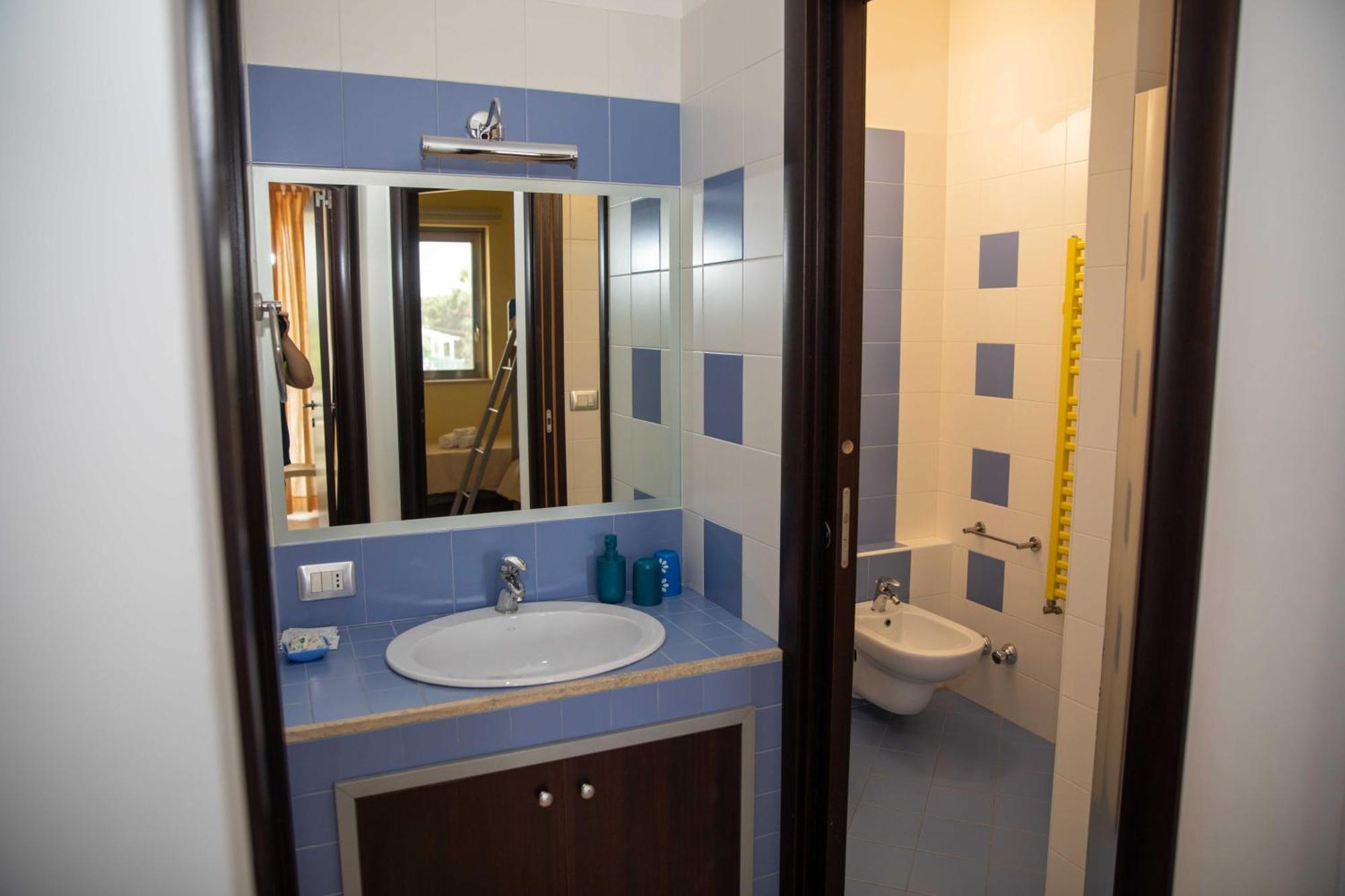 Villa Libeccio Appartment With Shared Swimming Pool, At 200 Meters From The Beach, Solarium And Private Parking Авола Экстерьер фото