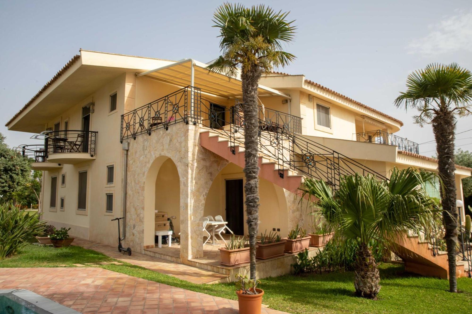 Villa Libeccio Appartment With Shared Swimming Pool, At 200 Meters From The Beach, Solarium And Private Parking Авола Экстерьер фото