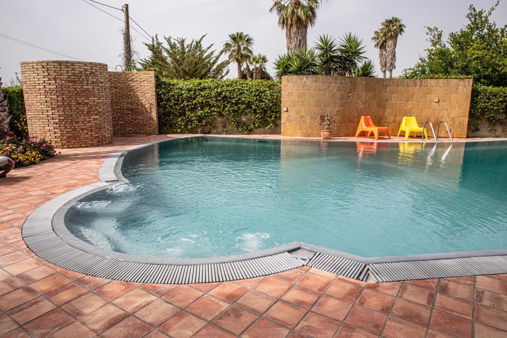 Villa Libeccio Appartment With Shared Swimming Pool, At 200 Meters From The Beach, Solarium And Private Parking Авола Экстерьер фото