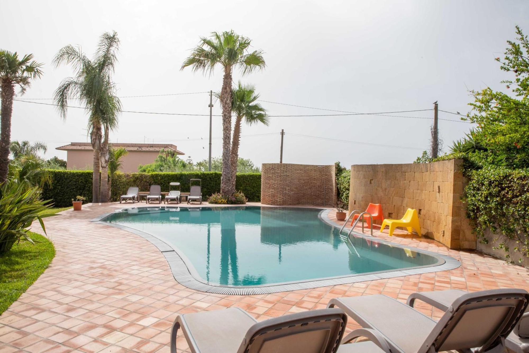 Villa Libeccio Appartment With Shared Swimming Pool, At 200 Meters From The Beach, Solarium And Private Parking Авола Экстерьер фото