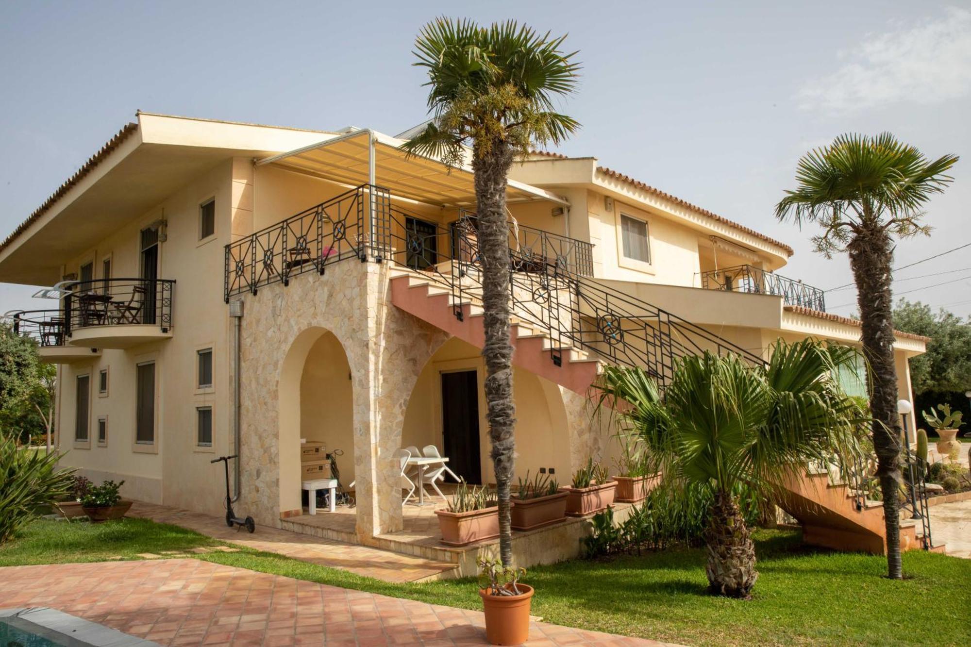 Villa Libeccio Appartment With Shared Swimming Pool, At 200 Meters From The Beach, Solarium And Private Parking Авола Экстерьер фото